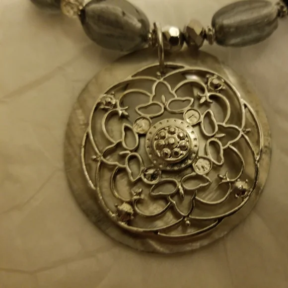 Choker - Picture 2 of 4